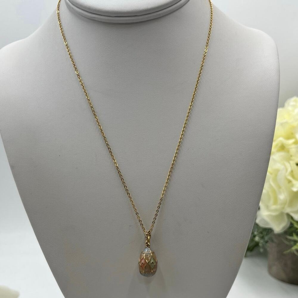 Avon Vintage Enamel Rhinestone Pastel Pink Gold Tone  Egg Pendant‎ Necklace